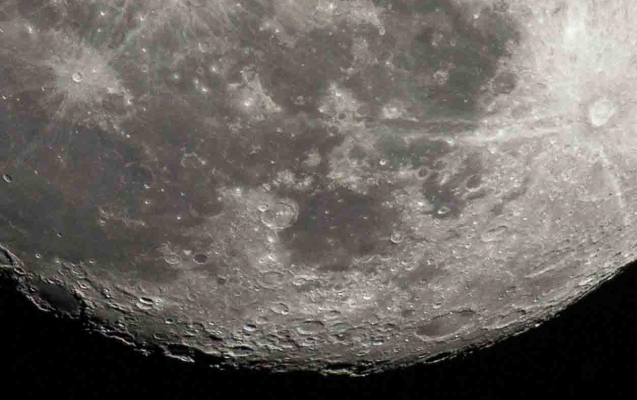 Moon 2.jpg